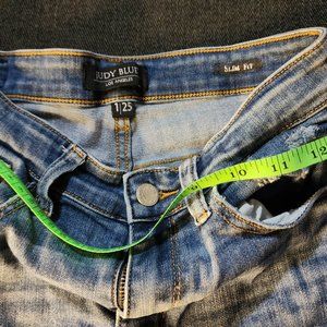 Judy Blue Slim Fit, Distressed/Ripped